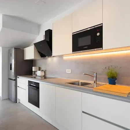 3 Bedroom Gorgeous In مالينسكا