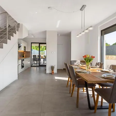 بيت للعطل 3 Bedroom Gorgeous In *