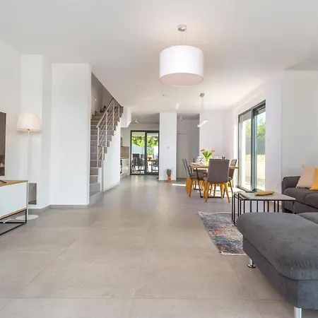 بيت للعطل 3 Bedroom Gorgeous In *