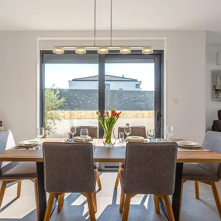 3 Bedroom Gorgeous In بيت للعطل *