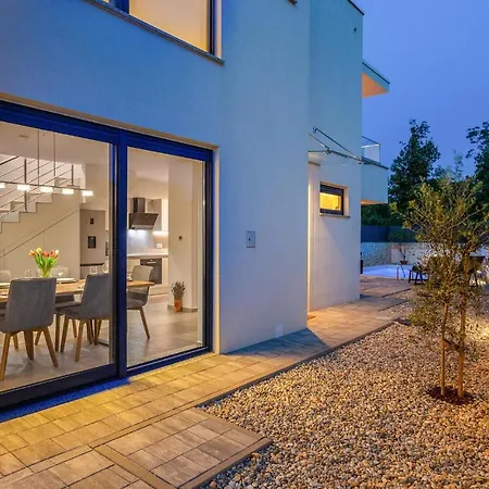 بيت للعطل 3 Bedroom Gorgeous In