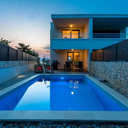 3 Bedroom Gorgeous In بيت للعطل *